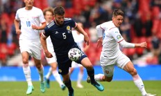 开云官方app入口-包含冰岛队以3-1击败摩尔多瓦队的词条