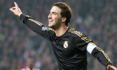 开云官方app入口-红黑军团北非试炼记，弗拉霍维奇末节神兵天降，AC米兰险胜摩洛哥联队