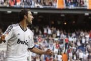 开云体育中国官网-这是一篇为您定制的文章。我们首先通过标题确立唯一性的视角—将这场看似普通的B组小组赛，升华至战术革命与传承的史诗高度
