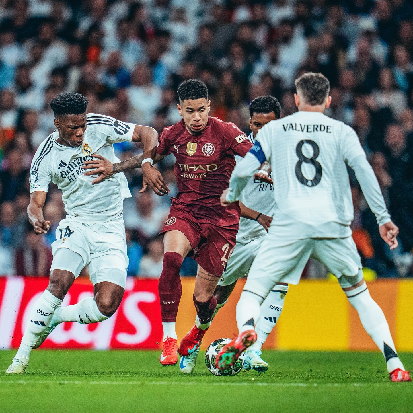 关于曼城主场击败巴黎，晋级大门得先推开的信息