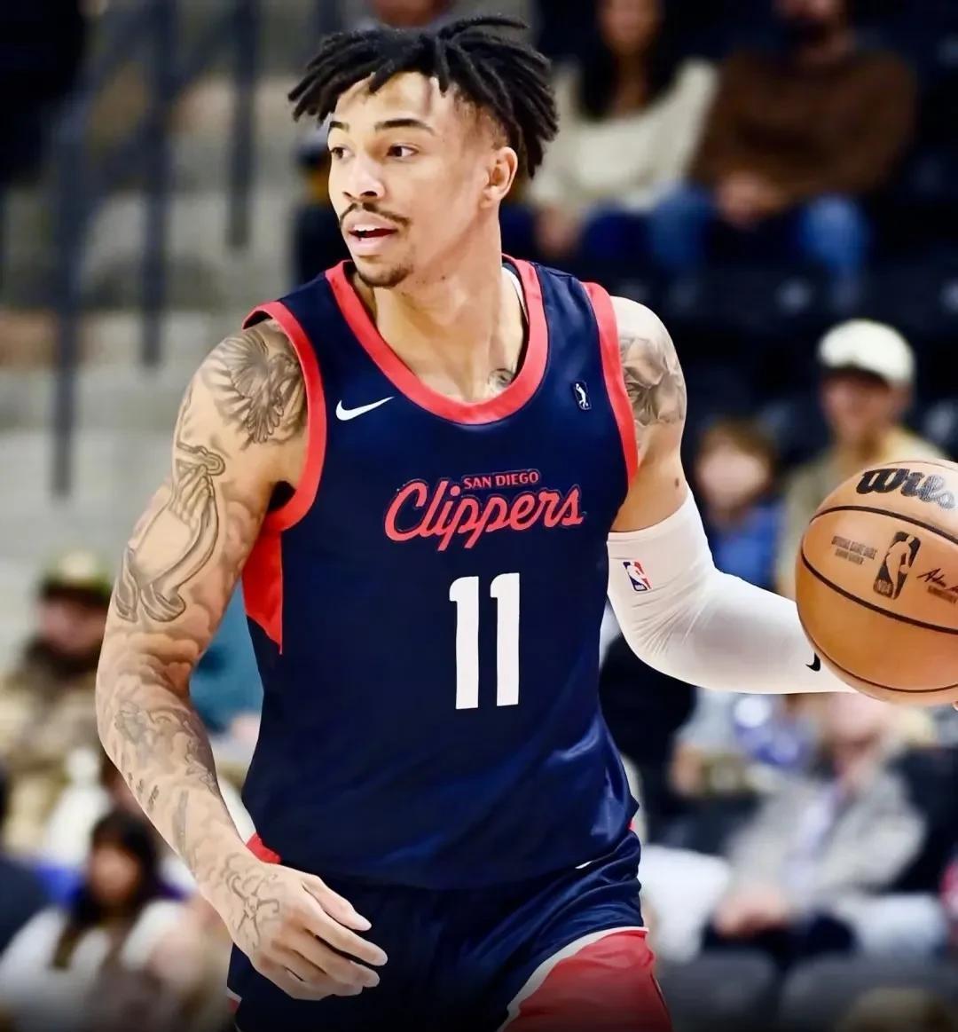 关于快船队长挑战单场三双纪录，球迷期待创新高的信息