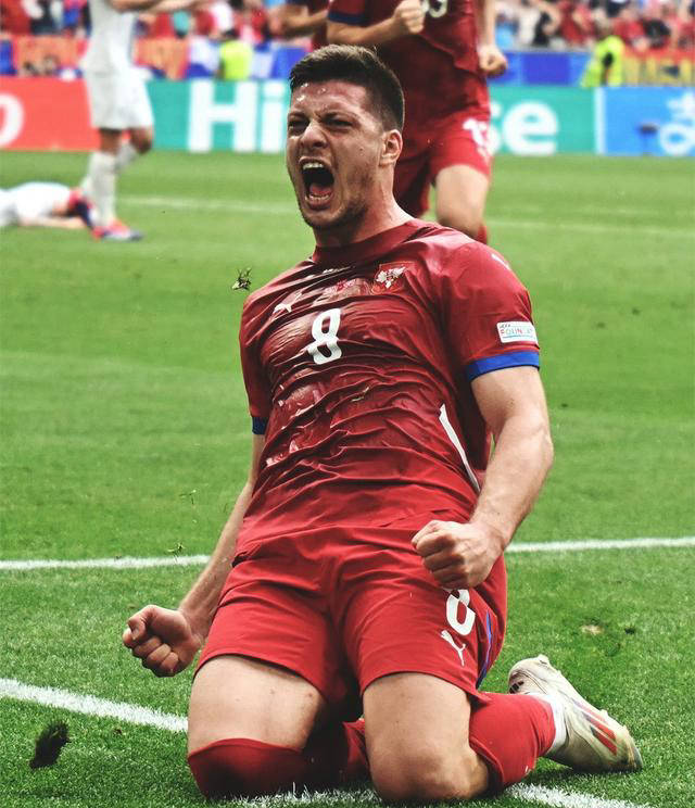 西班牙豪门出击，首轮取得关键胜利的简单介绍