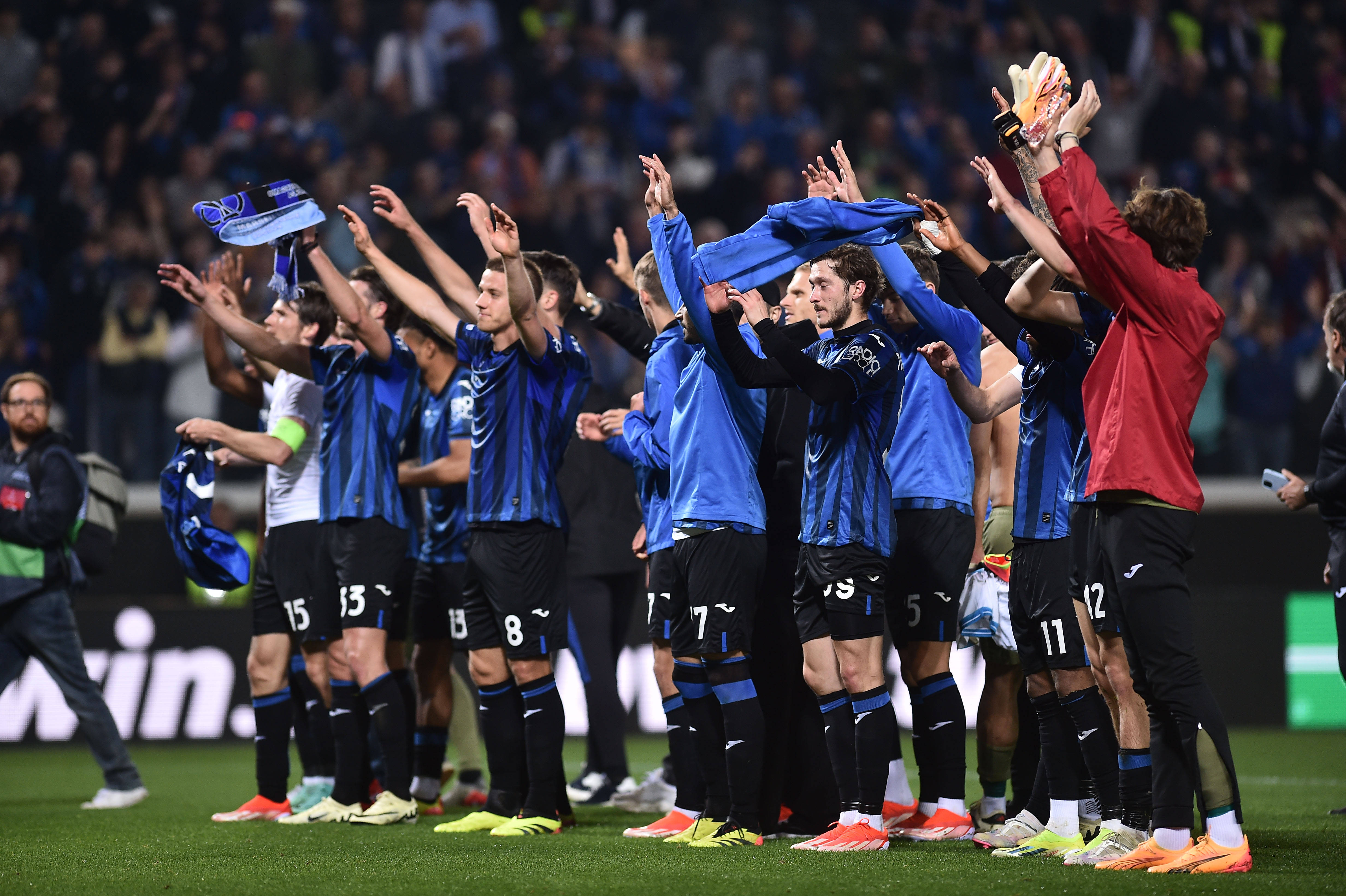 意甲比赛暂停，球员集中训练备战欧战的简单介绍