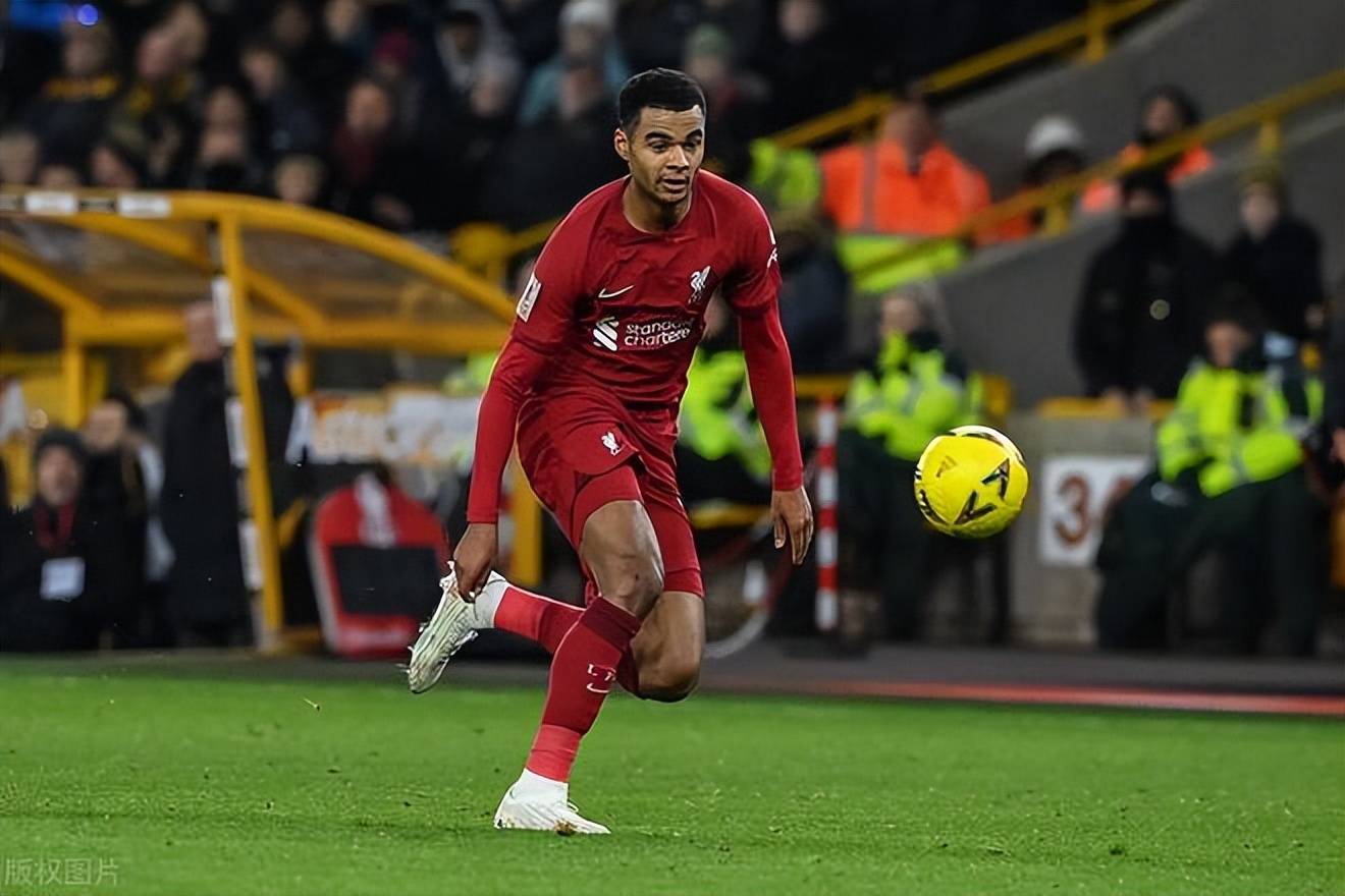 包含利物浦前锋状态神勇，成为球队锋线支柱的词条