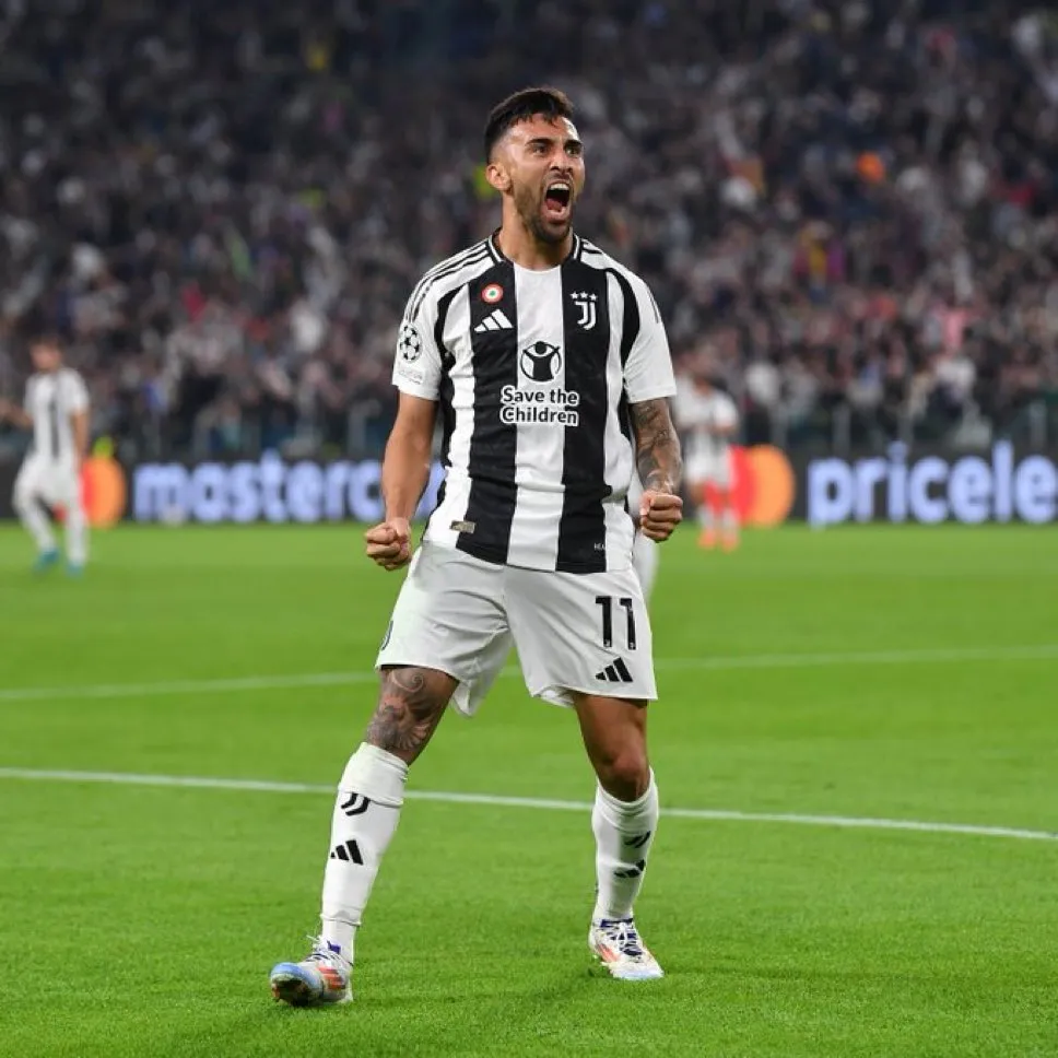 包含尤文图斯全队发挥出色，顺利进入下一轮的词条