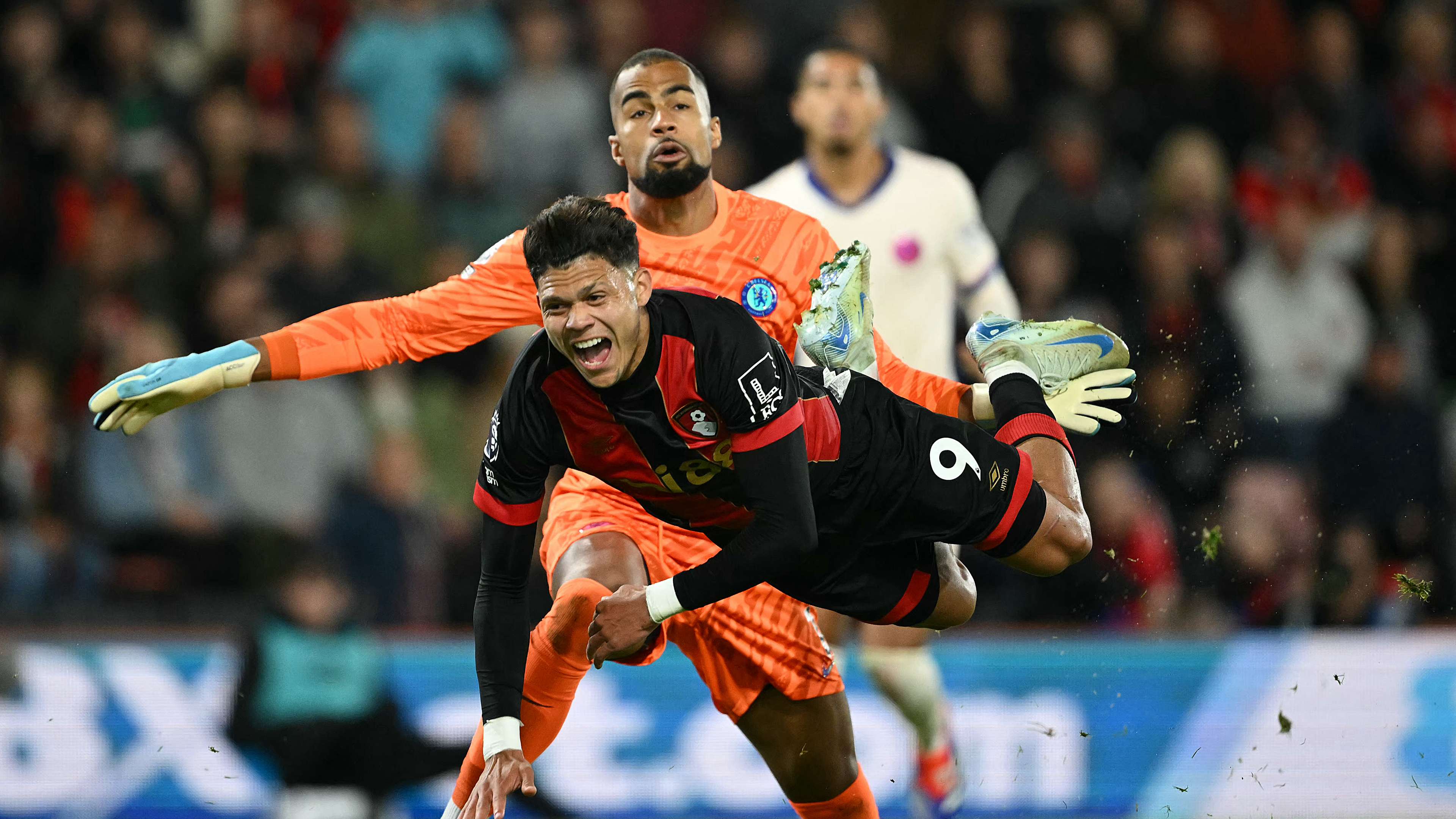 包含墨西哥横扫AC米兰，特尔施特根惊艳世界的词条