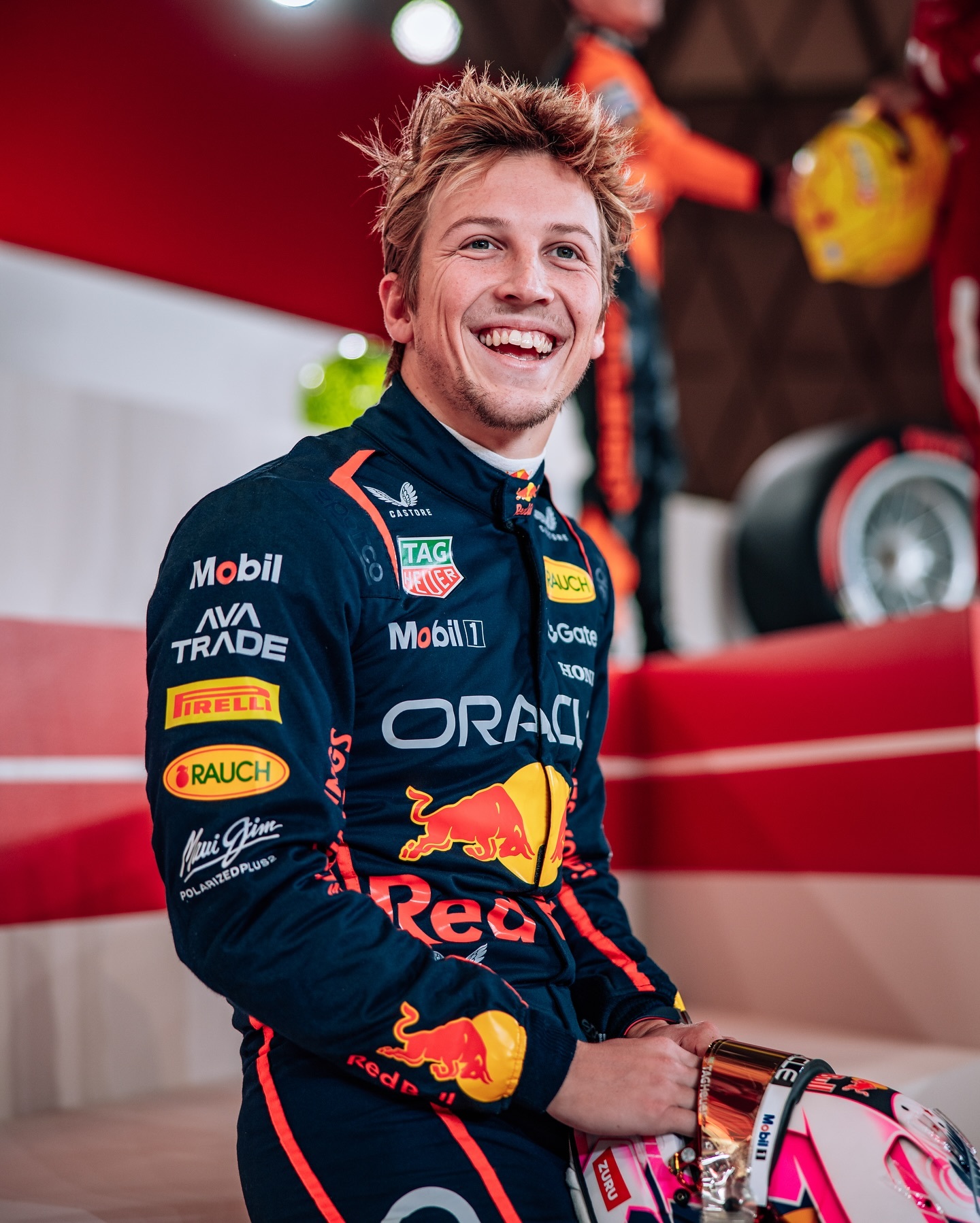 包含红牛二队翻盘雷诺车队,拉塞尔点燃赛场的词条 包含红牛二队翻盘雷诺车队,拉塞尔点燃赛场的词条