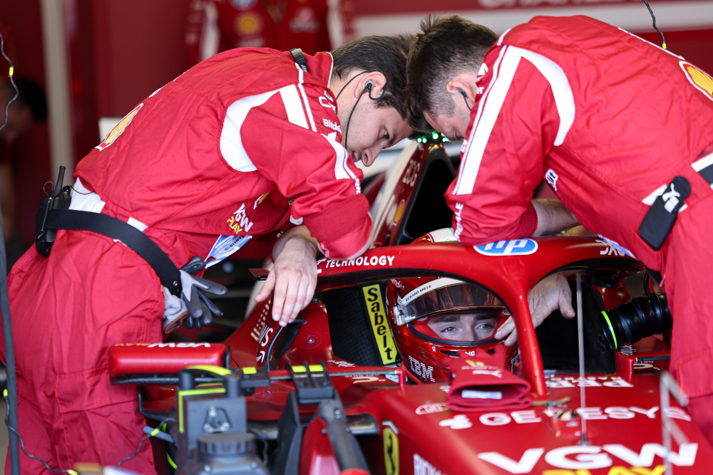 包含索伯车队轻取法拉利，维斯塔潘关键制胜的词条