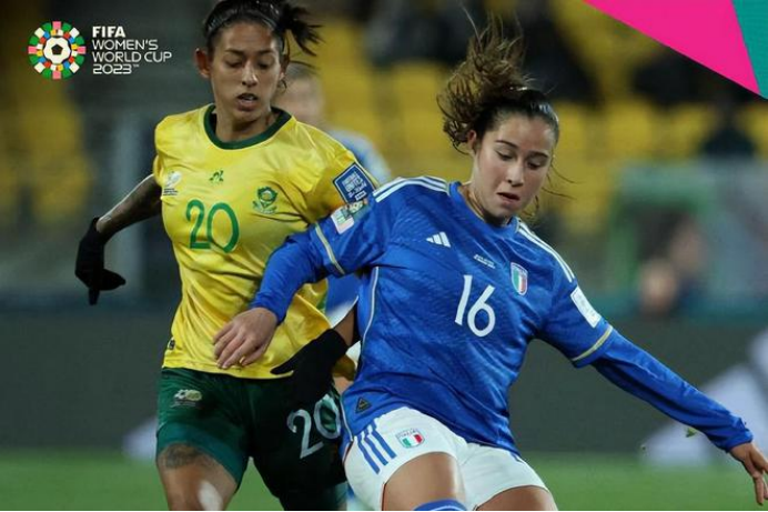 包含摩洛哥女足队员稳健取胜，成功晋级决赛的词条