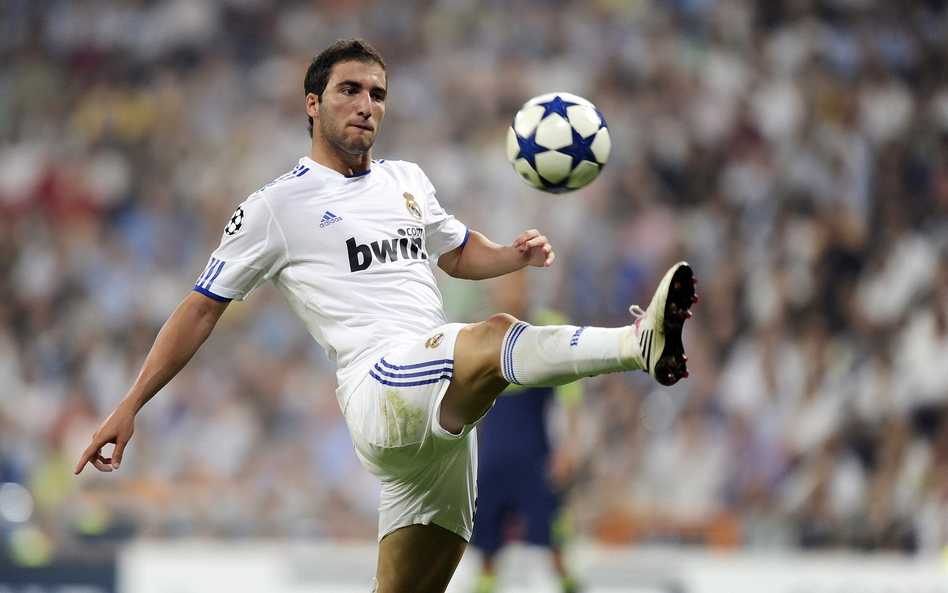 卡马文加爆发,哥伦比亚决胜局带走切尔西,一场战术与意志的完美风暴