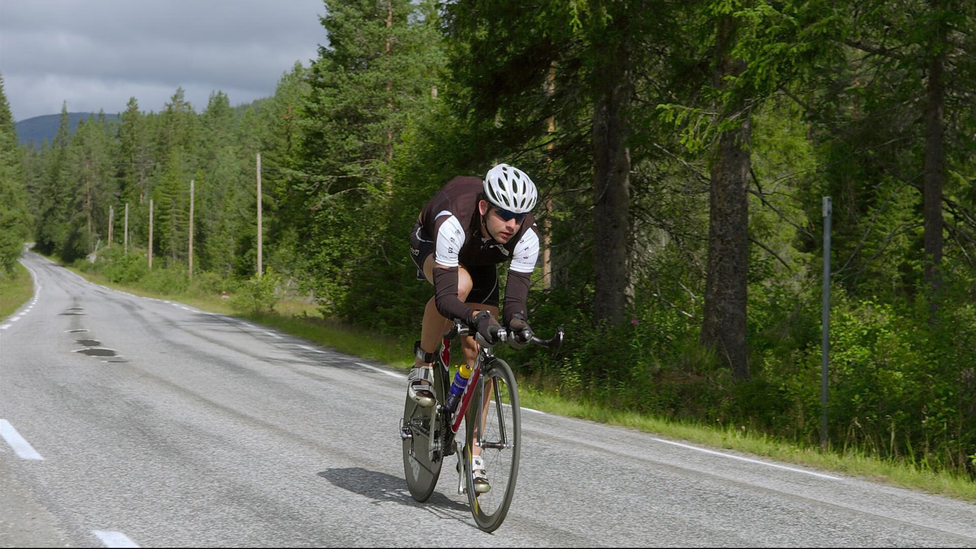 劳塔罗彻底打爆防线,巴黎冲垮沙特,现代足球的战术革命