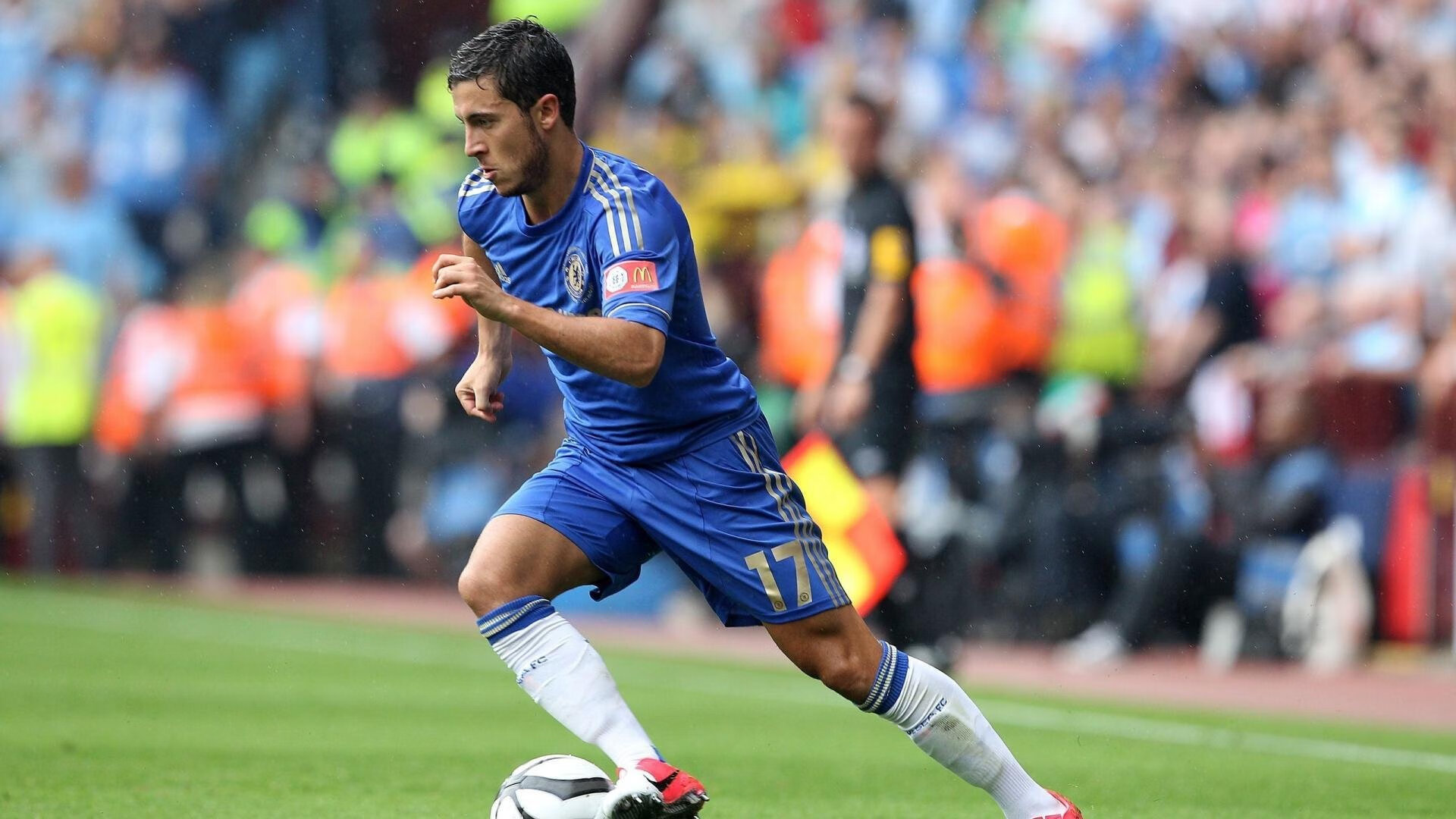 欧冠半决赛之夜,马丁内利赛后评分拉满,新王加冕的璀璨瞬间