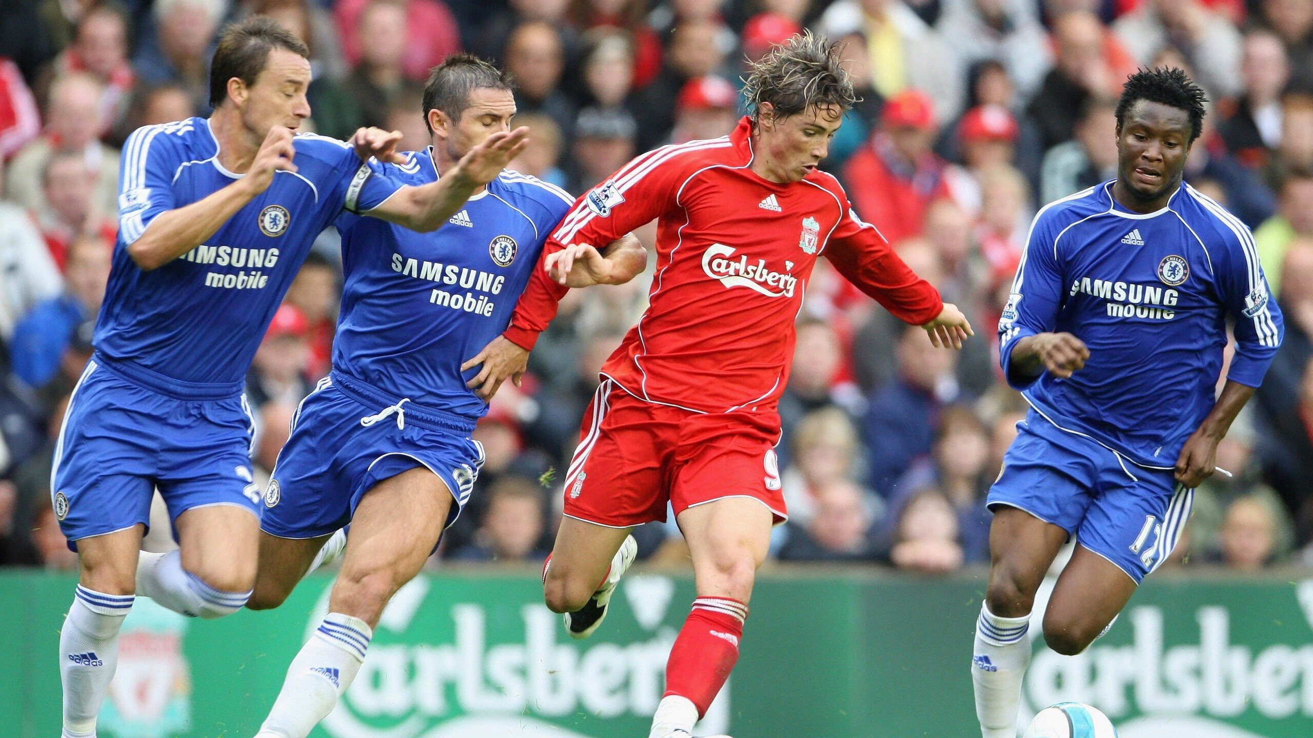 智利险胜波兰背后的战术博弈，本泽马如何扛起全队的进攻大旗